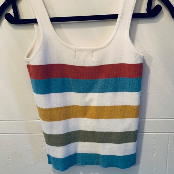 Cute cropped tank 2 for 20$🖤 - Picture 2 of 4